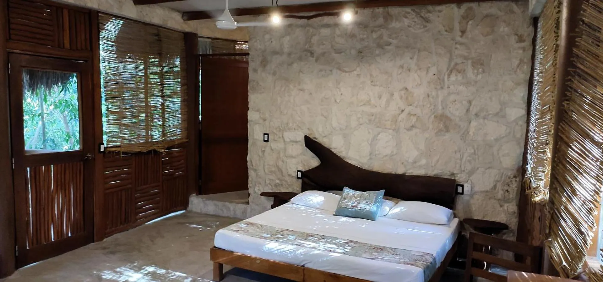 Aldea Maya-Ha Cabanas Con Cenotes Puerto Morelos 3*,  México