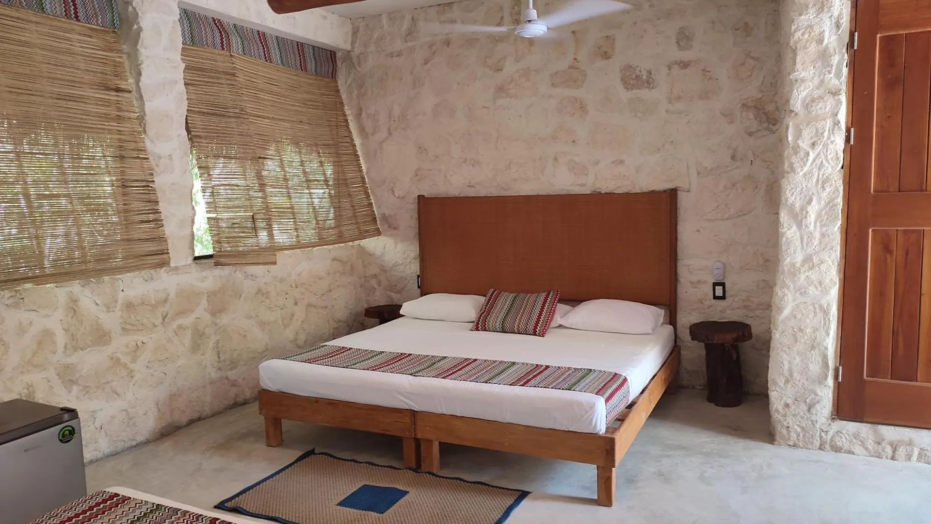Camping Aldea Maya-Ha Cabañas con cenotes Puerto Morelos